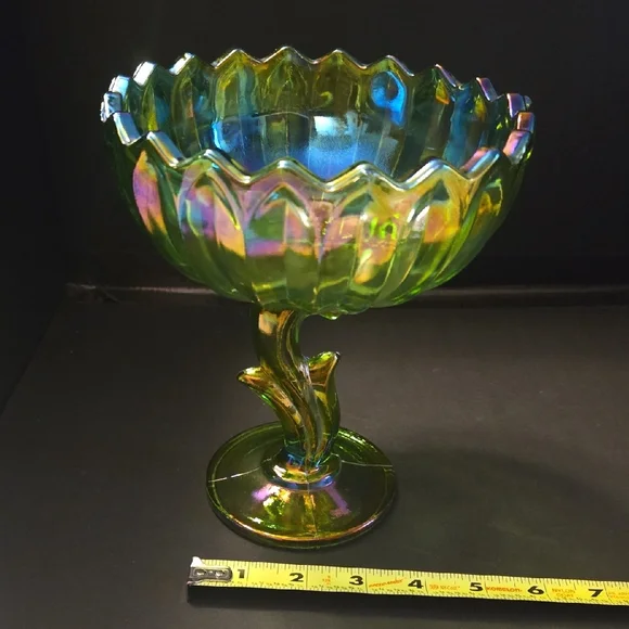 Iridescent Green Glass Art Bowl - Picture 8 of 9